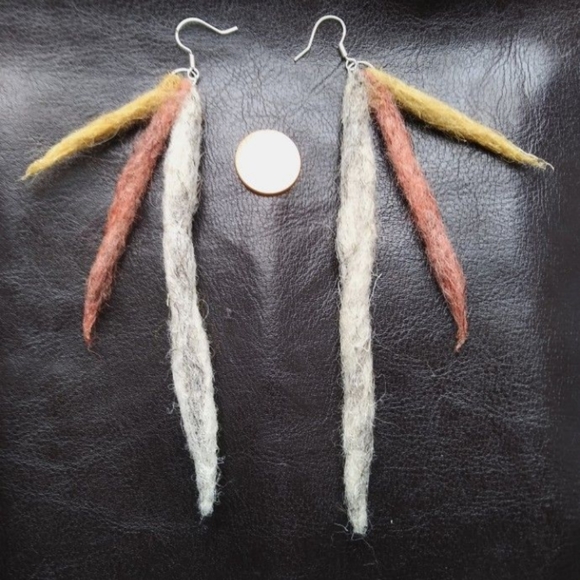 XL 'Fan' Earrings - Picture 2 of 5